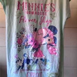 Minnie’s Farmhouse Flower shop Disney Tshirt S metallic shine
